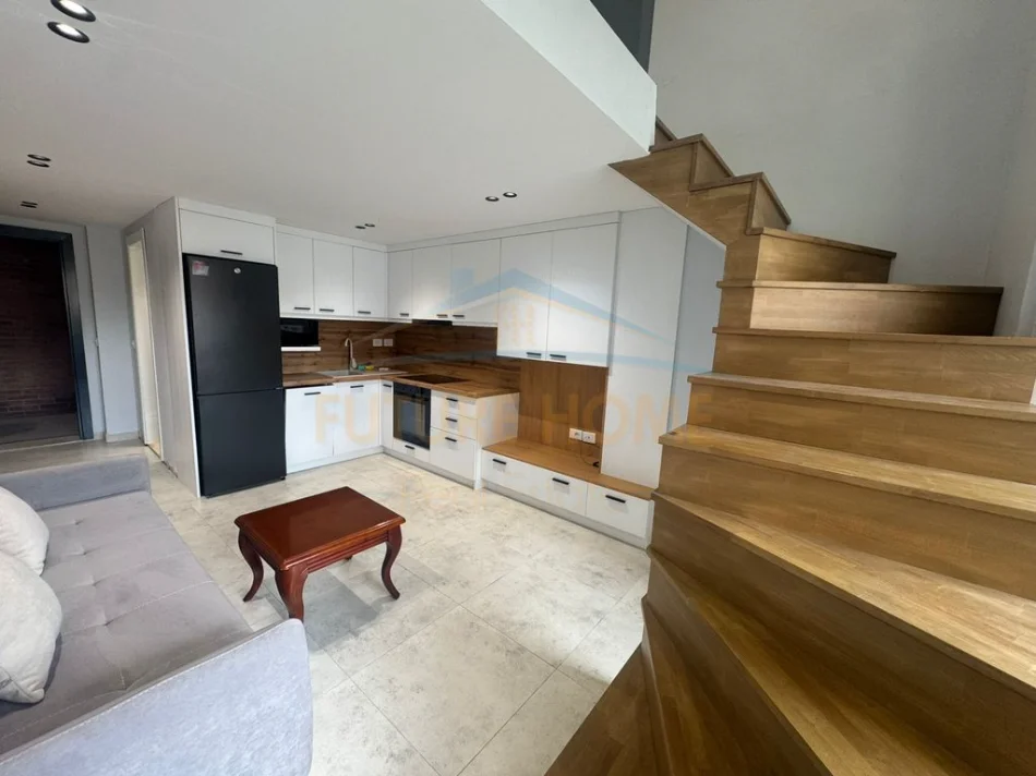 Tirane, jepet me qera apartament 1+1+Ballkon Kati 1, 60 m² 450 € (Pallati me Shigjeta)