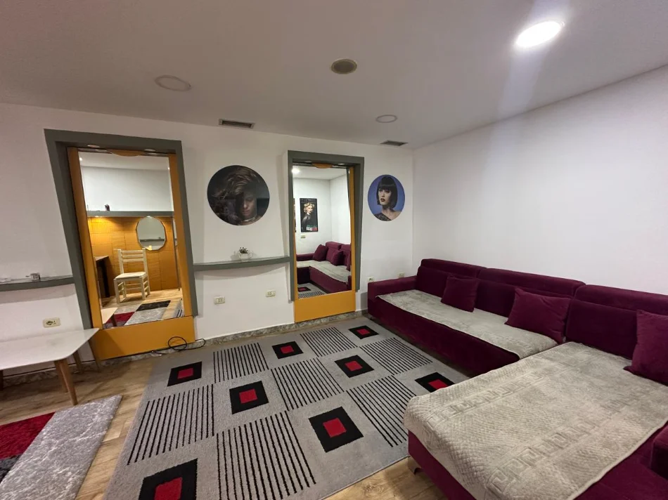 Tirane, jepet me qera apartament 1+1+Ballkon Kati 1, 60 m² 450 € (Rruga e Elbasanit)