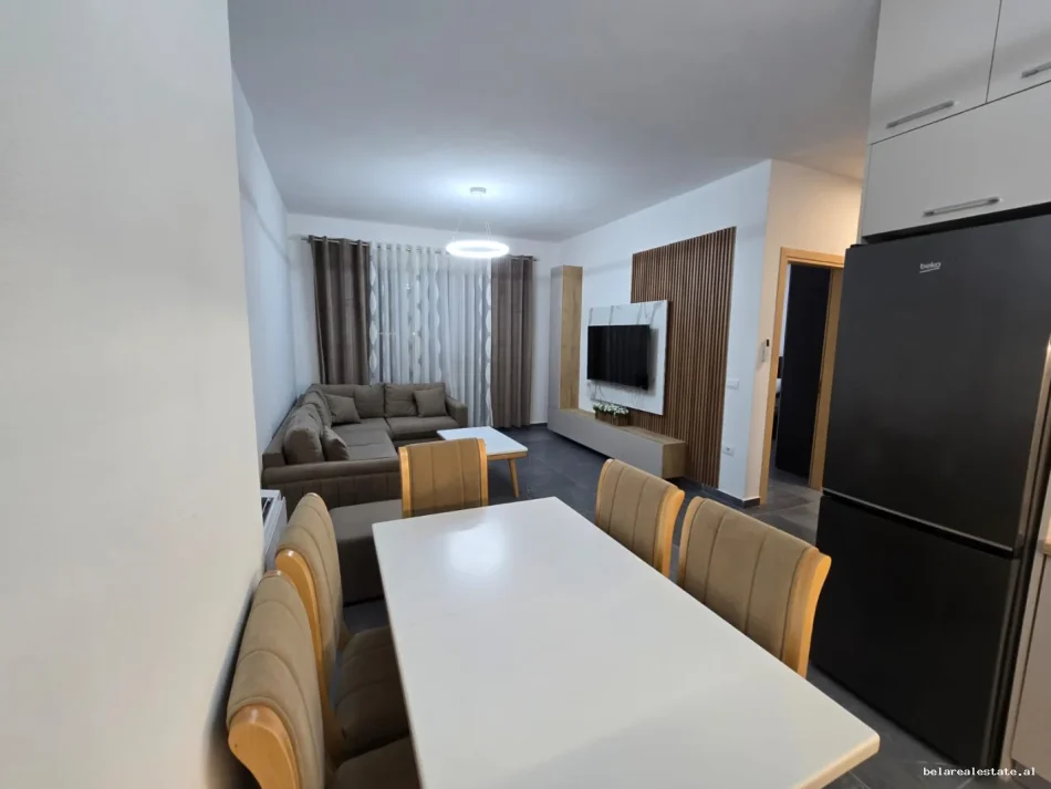 Tirane, jepet me qera apartament 1+1+Ballkon Kati 1, 60 m² 534 € (5 Maji)