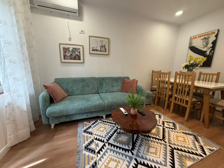 Tirane, jepet me qera apartament 1+1+Ballkon Kati 1, 64 m² 530 € (21 Dhjetori)