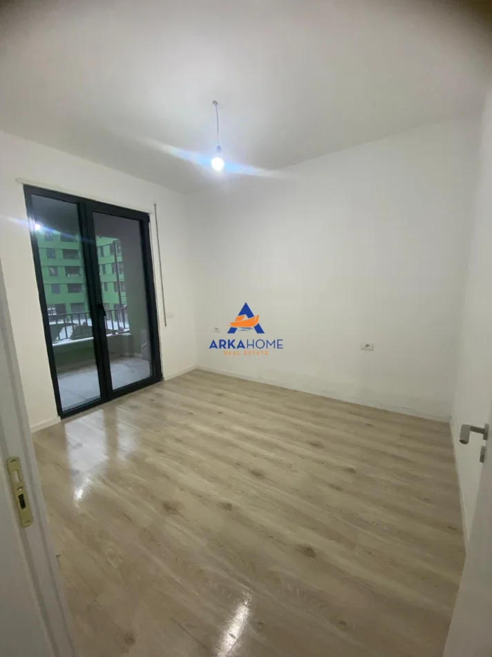 Tirane, jepet me qera apartament 1+1+Ballkon Kati 1, 65 m² 550 €