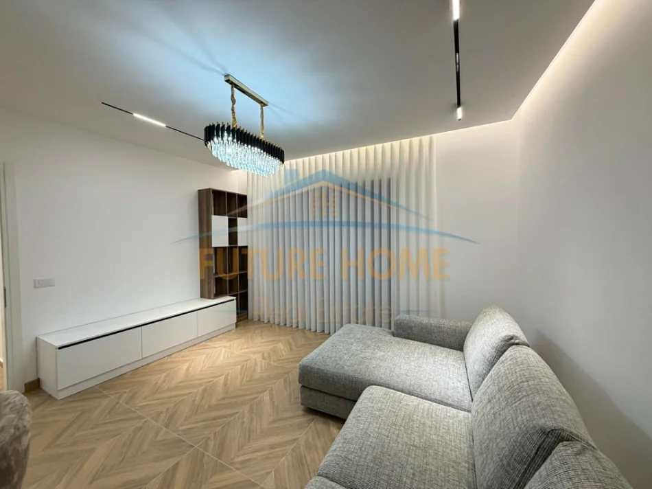 Tirane, jepet me qera apartament 1+1+Ballkon Kati 1, 65 m² 650 € (Unaza e Re)