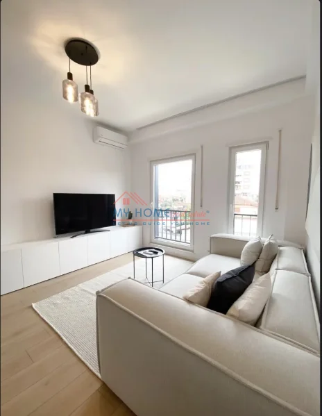 Tirane, jepet me qera apartament 1+1+Ballkon Kati 1, 65 m² 750 € (Rruga Asim Vokshi)