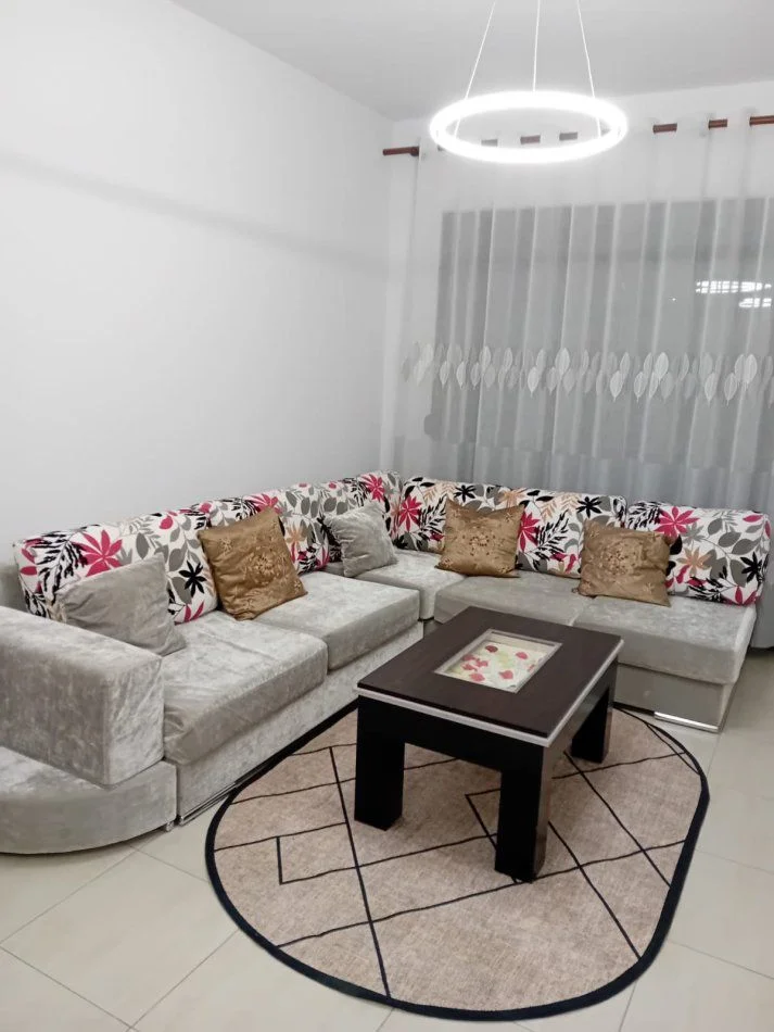 Tirane, jepet me qera apartament 1+1+Ballkon Kati 1, 67 m² 450 € (ASTIR)