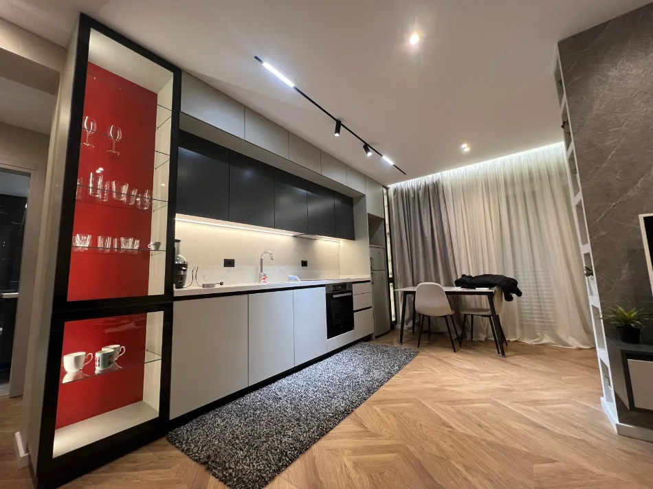 Tirane, jepet me qera apartament 1+1+Ballkon Kati 1, 72 m² 650 € (REZIDENCA KODRA E DIELLIT 1)