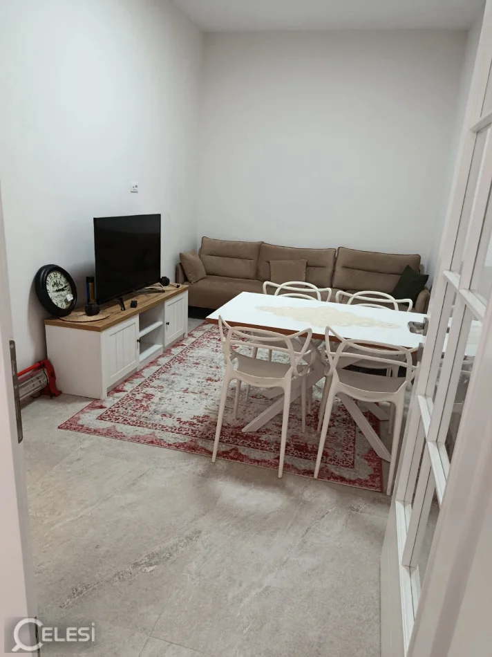 Tirane, jepet me qera apartament 1+1+Ballkon Kati 1, 75 m² 600 € (VASIL SHANTO)