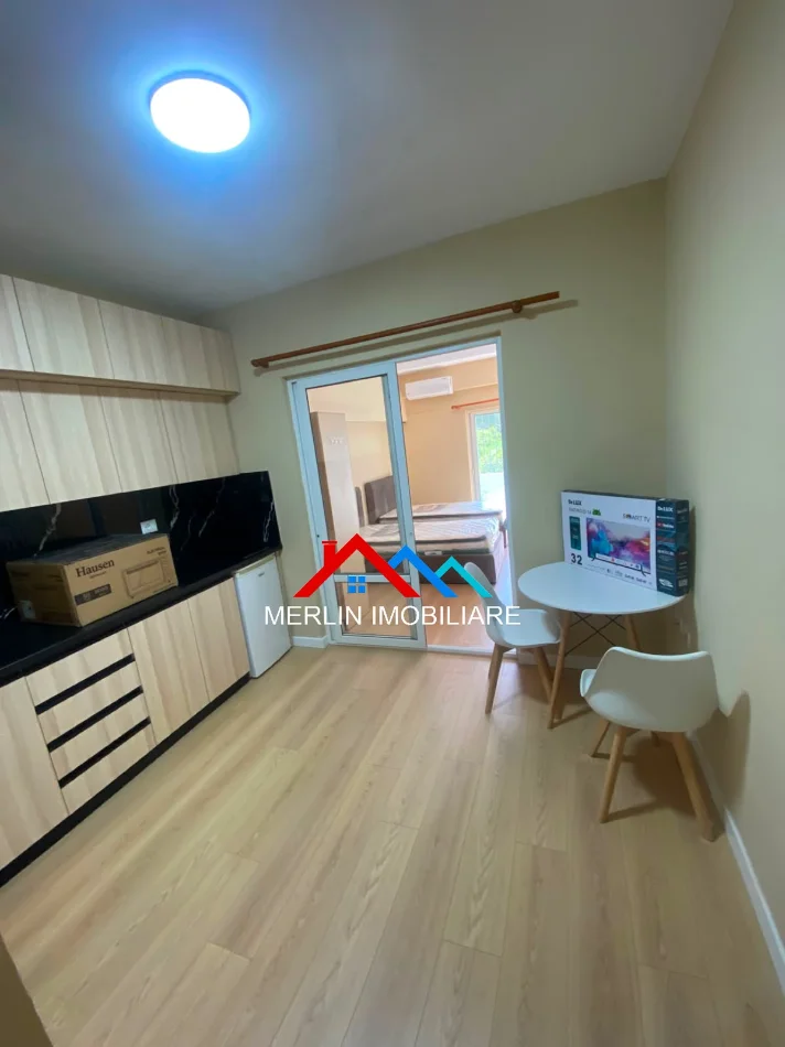 Tirane, jepet me qera apartament 1+1+Ballkon Kati 2, 50 m² 58,000 LEKE (21 DHJETORI,MOZAIKU)