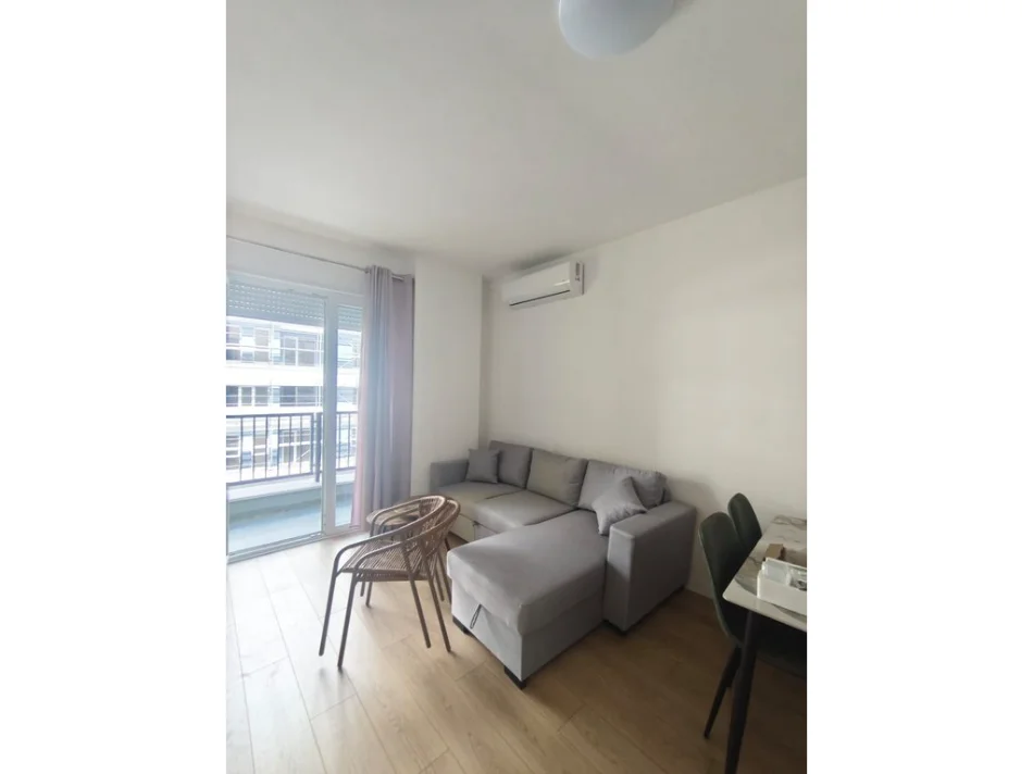 Tirane, jepet me qera apartament 1+1+Ballkon Kati 2, 58 m² 430 € (Univers city)