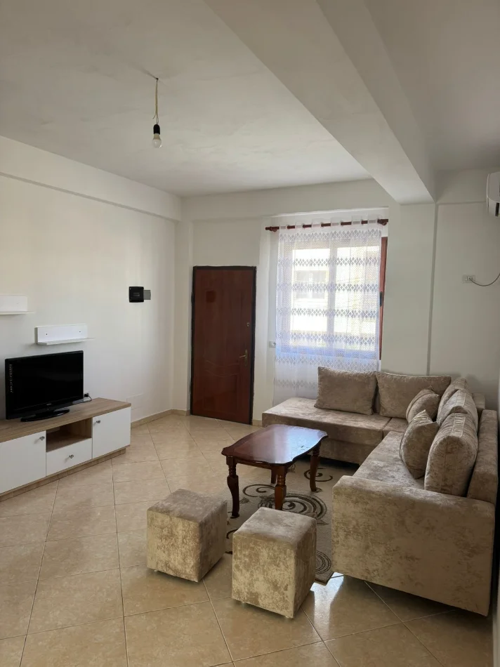 Tirane, jepet me qera apartament 1+1+Ballkon Kati 2, 60 m² 350 €