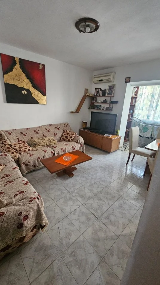 Tirane, jepet me qera apartament 1+1+Ballkon Kati 2, 60 m² 480 € (RRUGA E ELBASANIT)