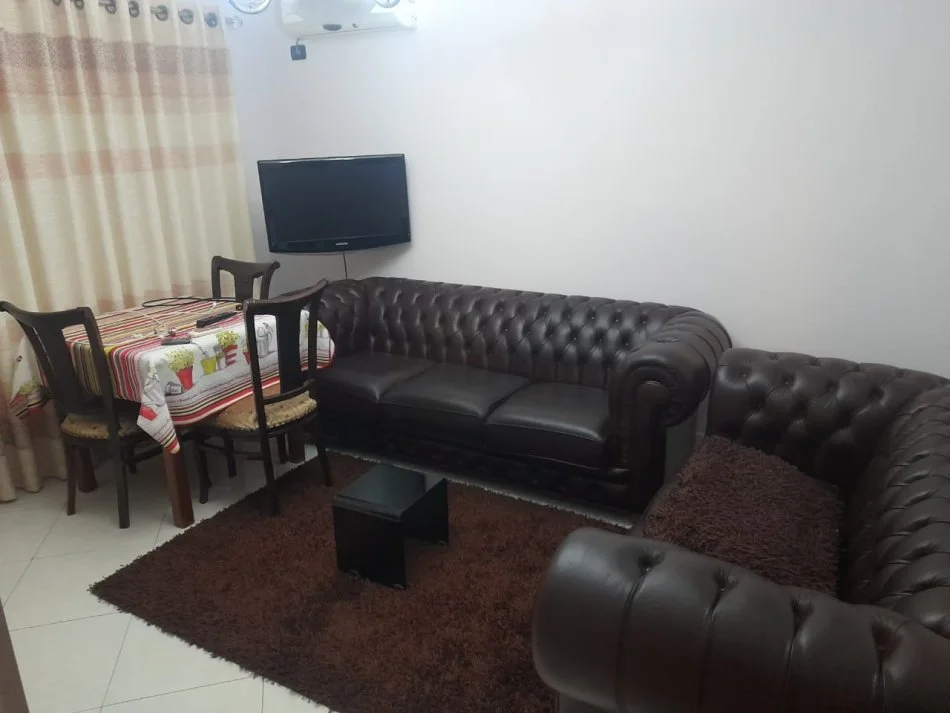 Tirane, jepet me qera apartament 1+1+Ballkon Kati 2, 60 m² 500 € (VASIL SHANTO)
