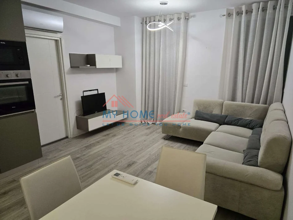 Tirane, jepet me qera apartament 1+1+Ballkon Kati 2, 65 m² 60.000 € (Ali Demi)