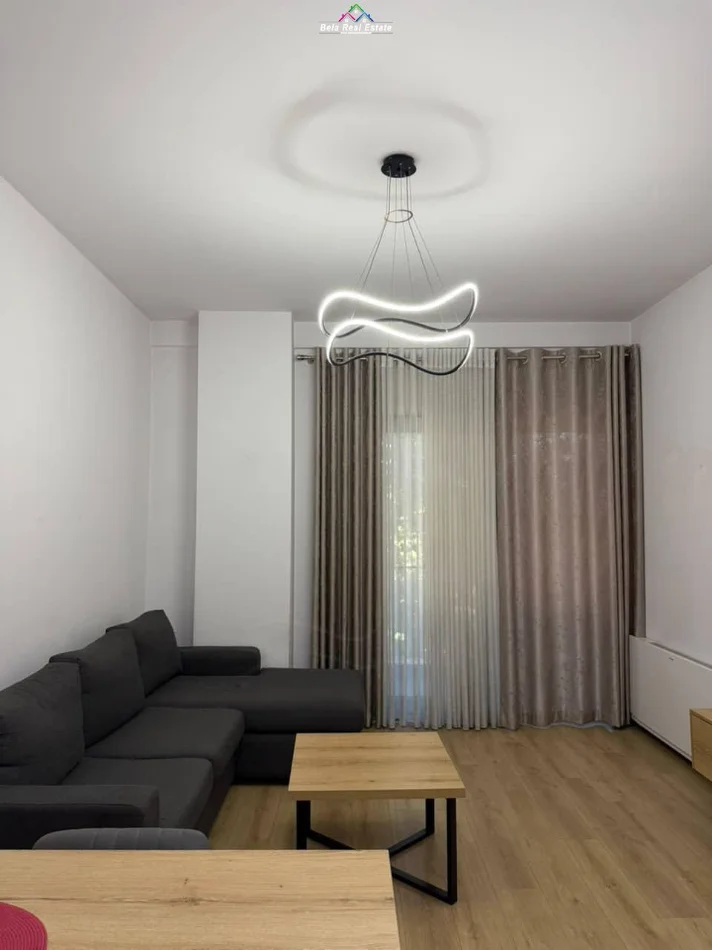 Tirane, jepet me qera apartament 1+1+Ballkon Kati 2, 65 m² 620 € (Rruga e Dibres)