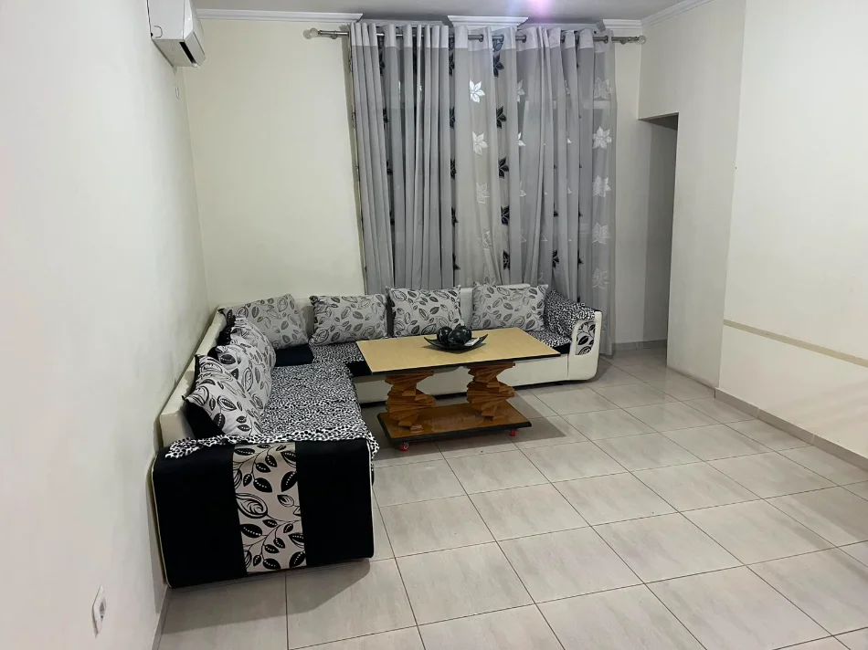 Tirane, jepet me qera apartament 1+1+Ballkon Kati 2, 65 m², Çmimi 38.000 L(Pranë Market Well, Astir, Tiranë)