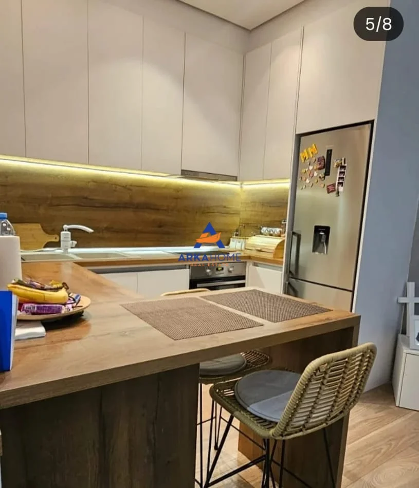 Tirane, jepet me qera apartament 1+1+Ballkon Kati 2, 68 m² 600 €