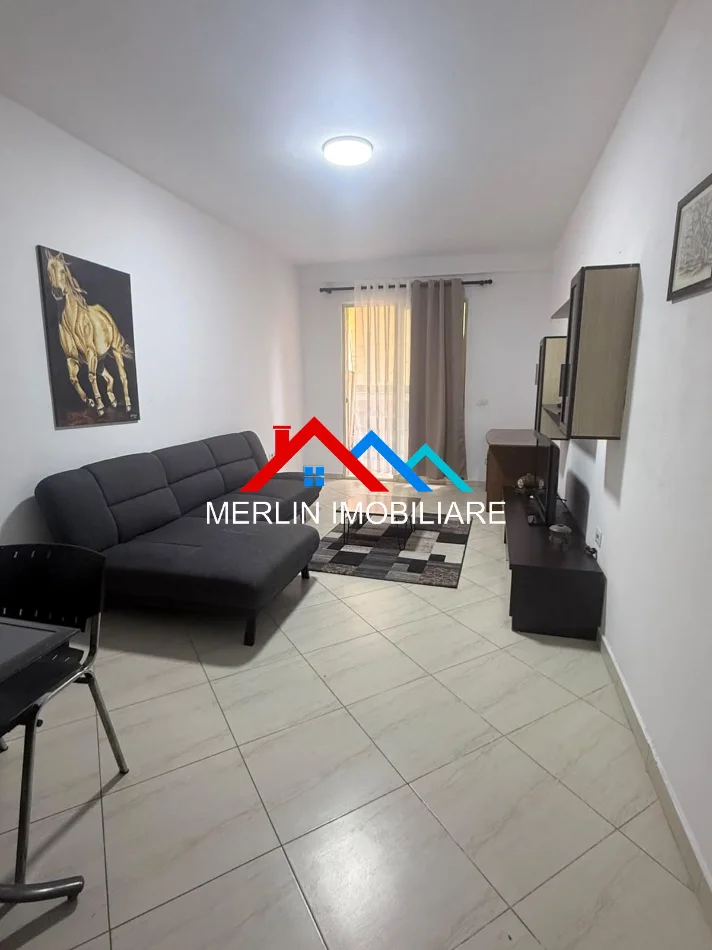 Tirane, jepet me qera apartament 1+1+Ballkon Kati 2, 70 m² 40,000 leke (RRUGA SHEFQET KUKA,FRESK)