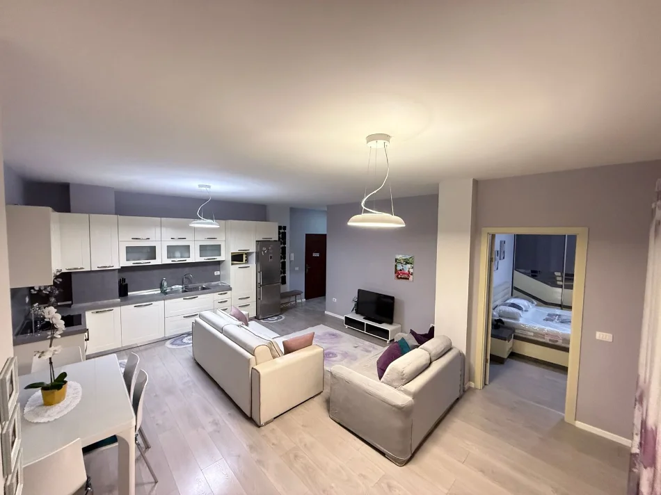 Tirane, jepet me qera apartament 1+1+Ballkon Kati 2, 71 m² 570 € (RRUGA JORDAN MISJA)
