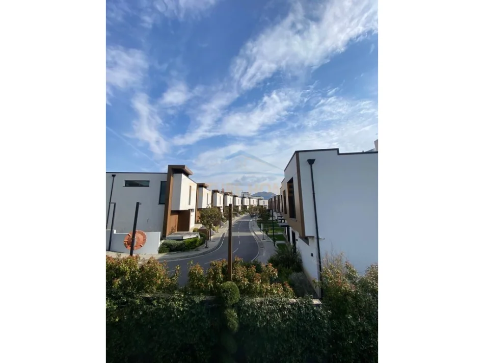 Tirane, jepet me qera apartament 1+1+Ballkon Kati 2, 71 m² 800 € (TEG)