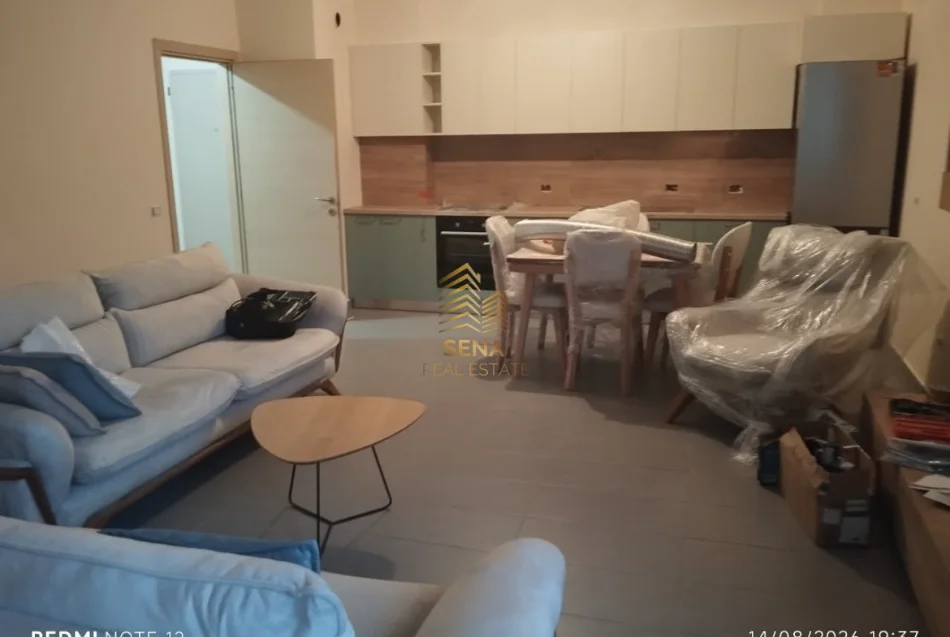 Tirane, jepet me qera apartament 1+1+Ballkon Kati 2, 81 m² 550 € (Kinostudio)