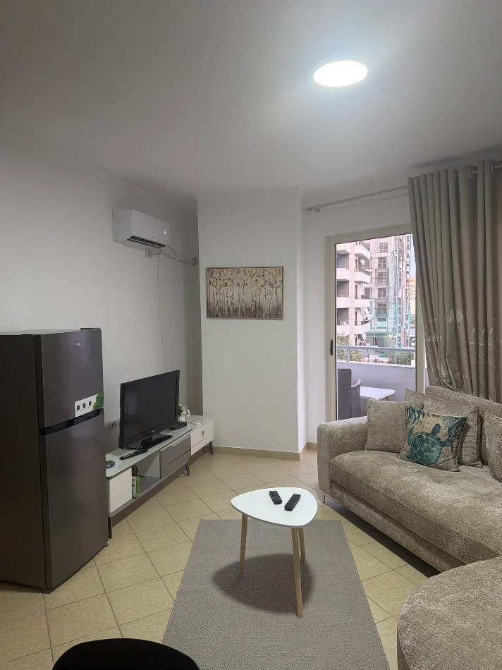 Tirane, jepet me qera apartament 1+1+Ballkon Kati 3, 50 000 leke (Fillimi i Bulevardit te Ri)