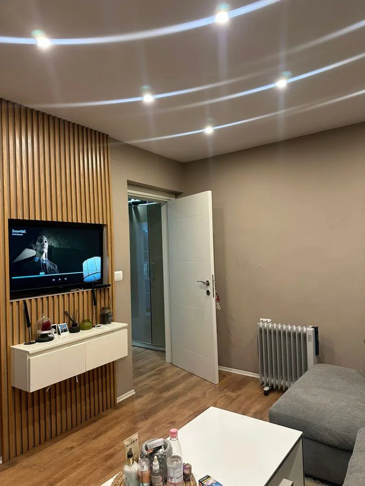 Tirane, jepet me qera apartament 1+1+Ballkon Kati 3, 56 m² 550 € (STACIONI I TRENIT)