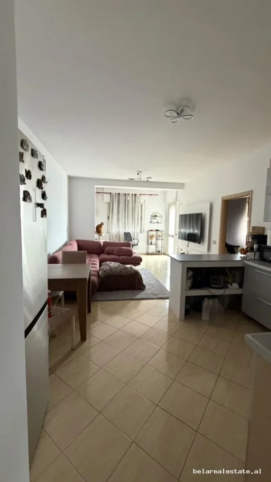 Tirane, jepet me qera apartament 1+1+Ballkon Kati 3, 590 € (Kodra e Diellit)