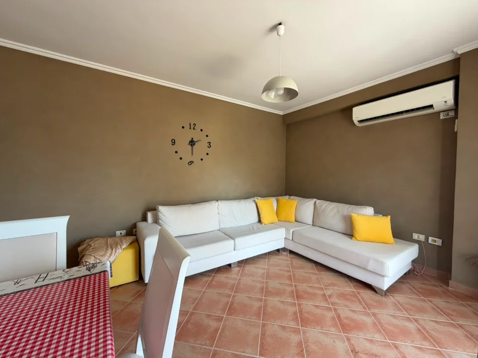 Tirane, jepet me qera apartament 1+1+Ballkon Kati 3, 60 m² 500 € (Astir)