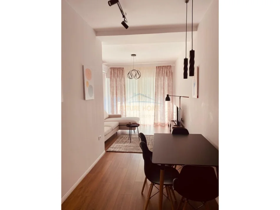 Tirane, jepet me qera apartament 1+1+Ballkon Kati 3, 62 m² 600 € (Rezidenca Kodra e Diellit 2)
