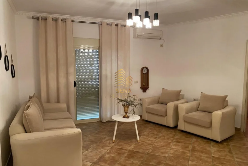Tirane, jepet me qera apartament 1+1+Ballkon Kati 3, 65 m² 350 € (Fresk)