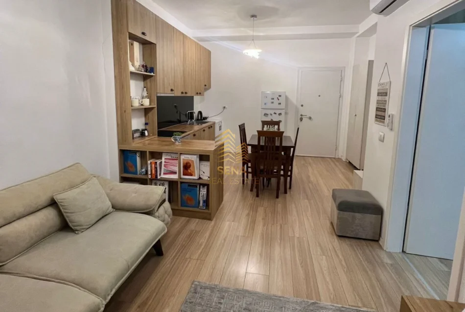 Tirane, jepet me qera apartament 1+1+Ballkon Kati 3, 67 m² 450 € (Jordan Misja)