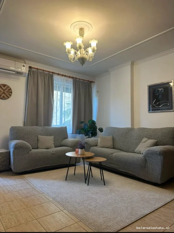 Tirane, jepet me qera apartament 1+1+Ballkon Kati 3, 70 m² 690 € (Qender)