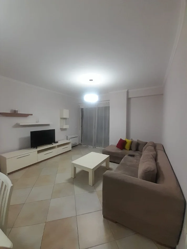 Tirane, jepet me qera apartament 1+1+Ballkon Kati 3, 70 m², Çmimi 65.000 Lekë te Reja,Tek KOMPLEKSI DELIJORGJI, Tiranë)