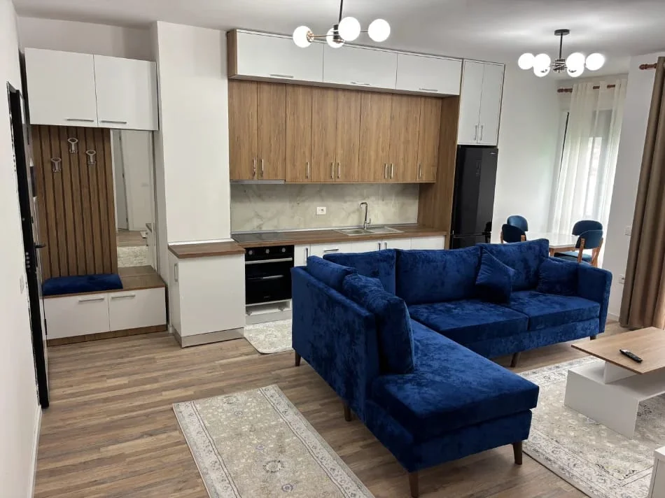 Tirane, jepet me qera apartament 1+1+Ballkon Kati 3, 74 m² 750 € (Rruga Hiqmet Buzi)