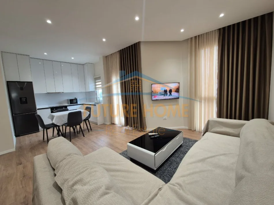 Tirane, jepet me qera apartament 1+1+Ballkon Kati 3, 75 m² 500 € (Ali Demi)