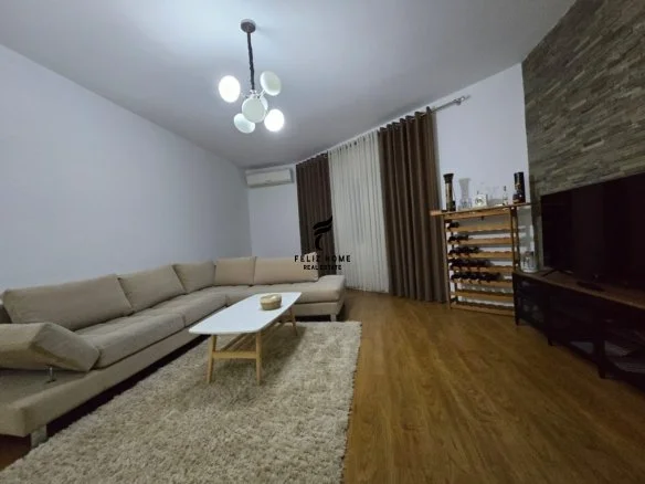 Tirane, jepet me qera apartament 1+1+Ballkon Kati 3, 90 m² 600 € (LIQENI THATE)