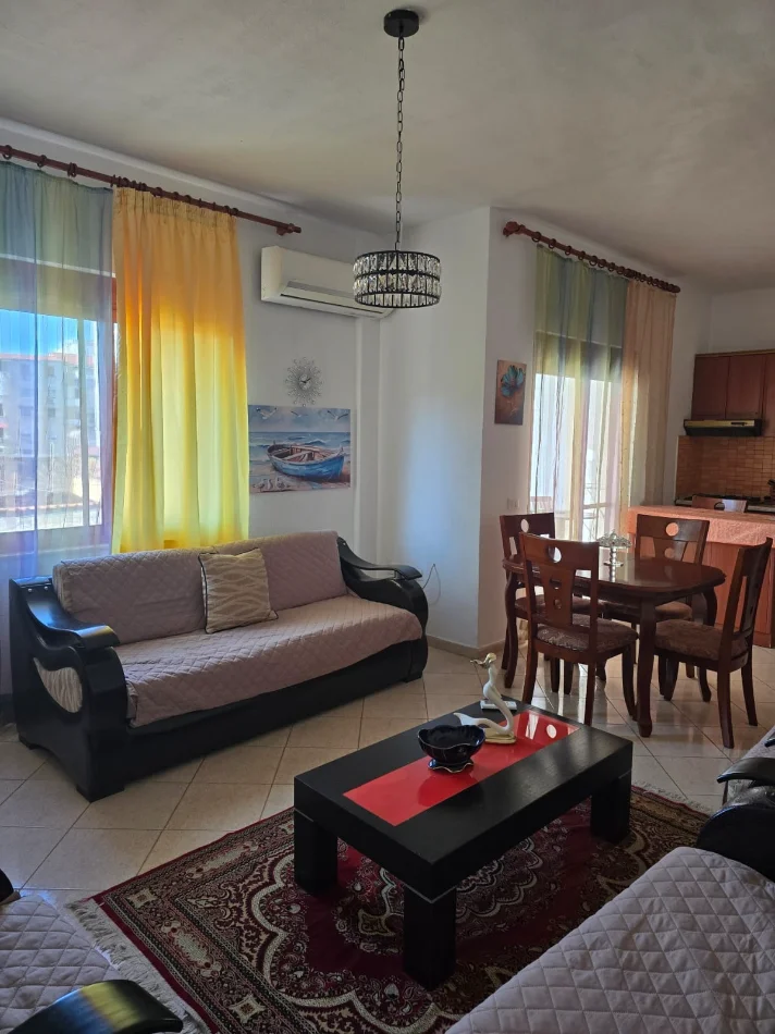 Tirane, jepet me qera apartament 1+1+Ballkon Kati 3, 90 m² 650 € (siri kodra)