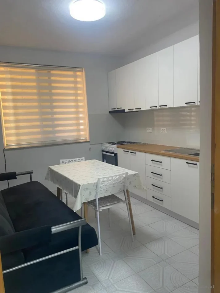 Tirane, jepet me qera apartament 1+1+Ballkon Kati 4, 56 m² 630 € ([B211491])