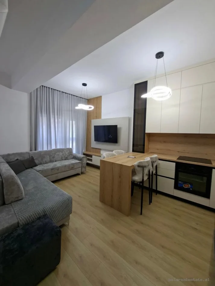 Tirane, jepet me qera apartament 1+1+Ballkon Kati 4, 60 m² 520 € ([B2101909])