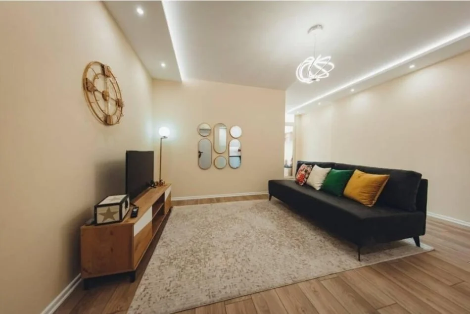 Tirane, jepet me qera apartament 1+1+Ballkon Kati 4, 60 m² 650 € (MYSLYM SHYRI)