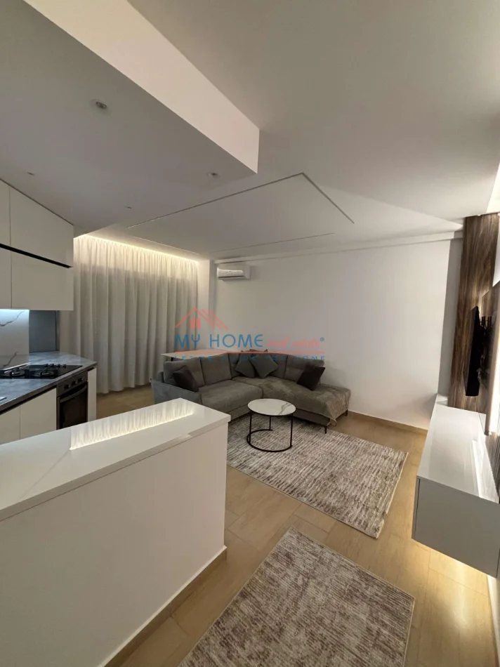 Tirane, jepet me qera apartament 1+1+Ballkon Kati 4, 64 m² 800 € (Kopeshti Botanik)