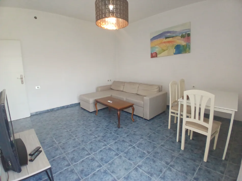 Tirane, jepet me qera apartament 1+1+Ballkon Kati 4, 65 m² 430 € (Boca caffe)