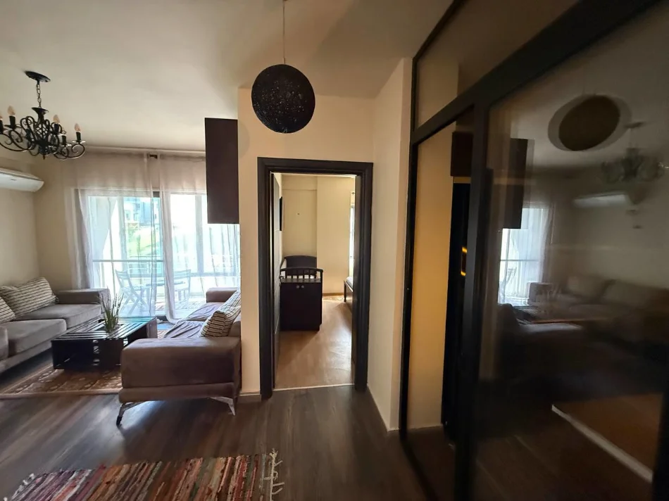 Tirane, jepet me qera apartament 1+1+Ballkon Kati 4, 67 m² 550 € (Liqeni i Thate)