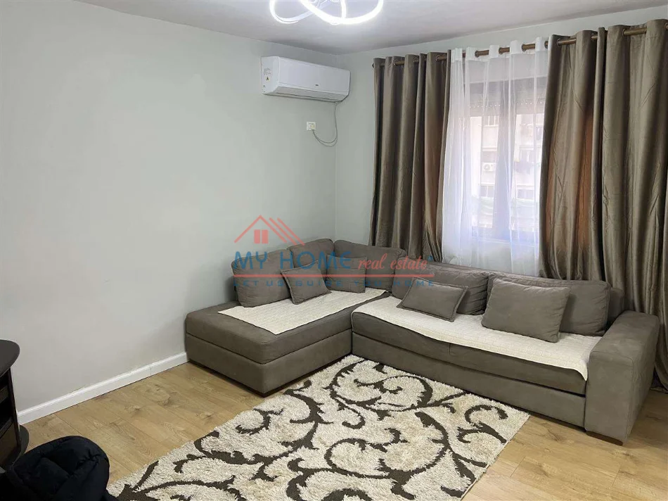 Tirane, jepet me qera apartament 1+1+Ballkon Kati 4, 67 m² 550 € (Rruga Artan Lenja)