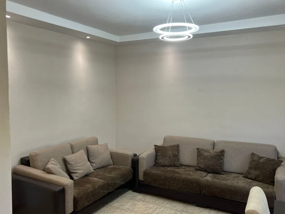 Tirane, jepet me qera apartament 1+1+Ballkon Kati 4, 68 m² 500 € (Ministria e Jashtme)