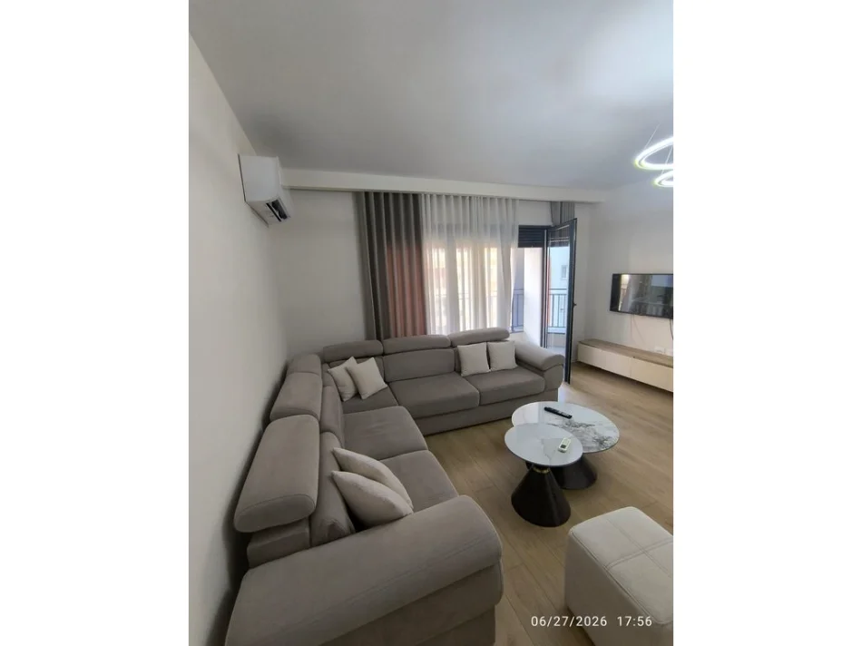 Tirane, jepet me qera apartament 1+1+Ballkon Kati 4, 68 m² 650 € (Kompleksi Ndregjoni)