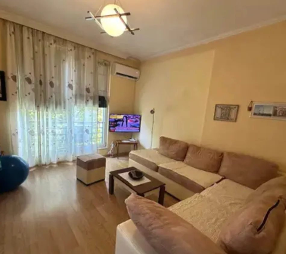 Tirane, jepet me qera apartament 1+1+Ballkon Kati 4, 70 m² 450 € (Dritan hoxha)