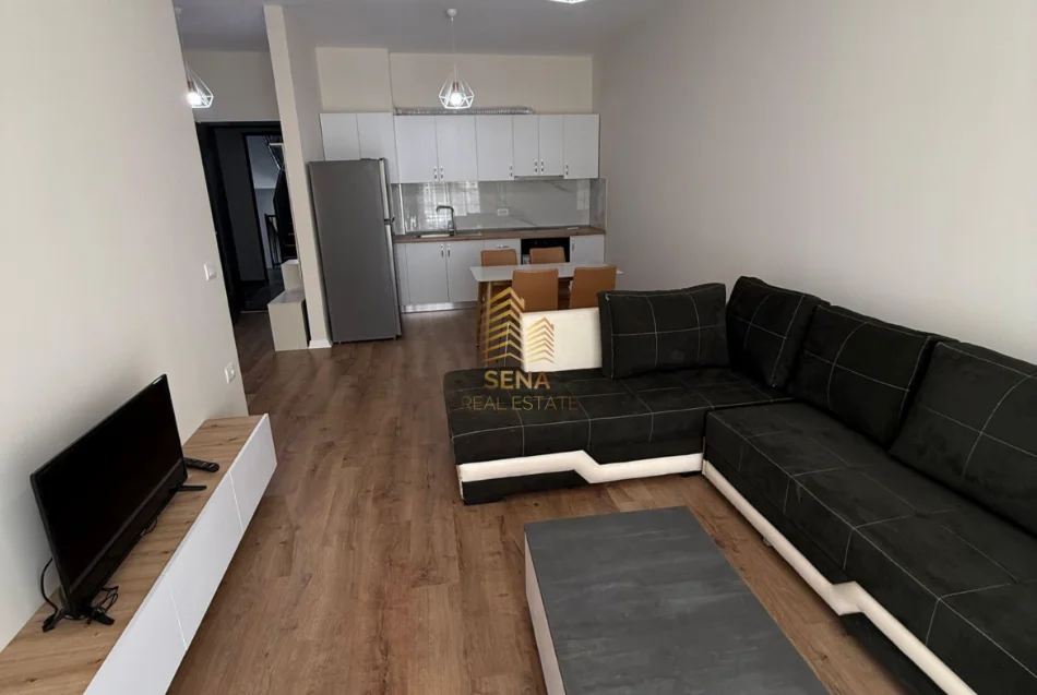 Tirane, jepet me qera apartament 1+1+Ballkon Kati 4, 70 m² 500 € (5 Maji)