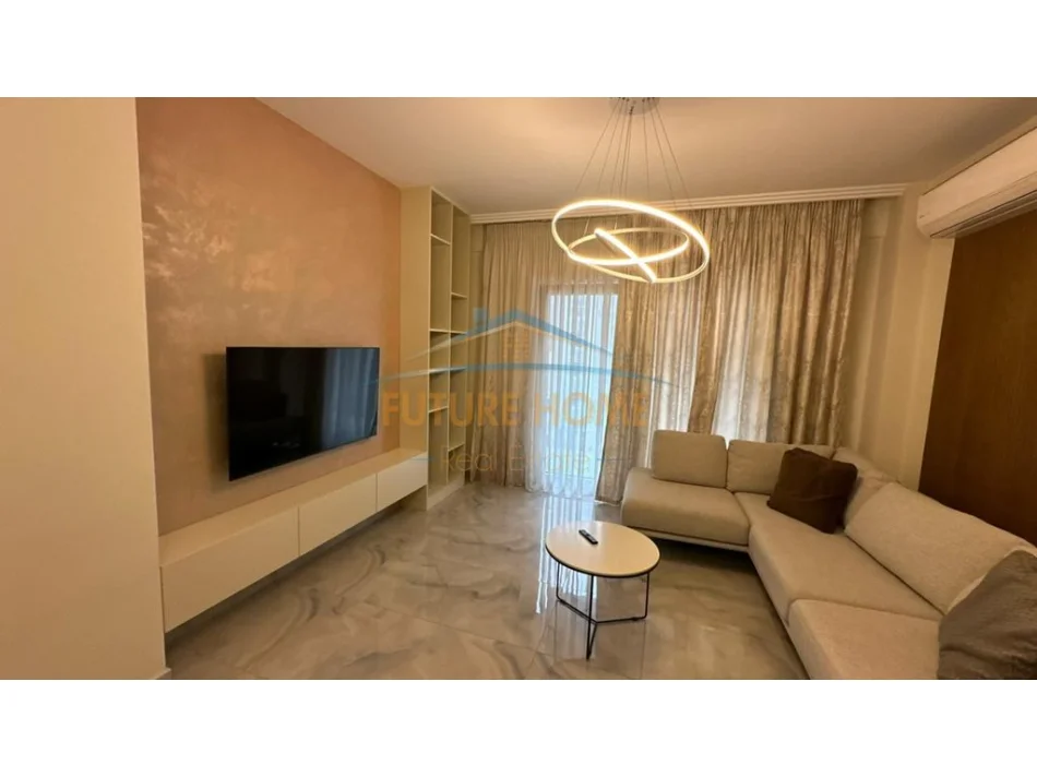 Tirane, jepet me qera apartament 1+1+Ballkon Kati 4, 70 m² 850 € (Zogu i Zi)