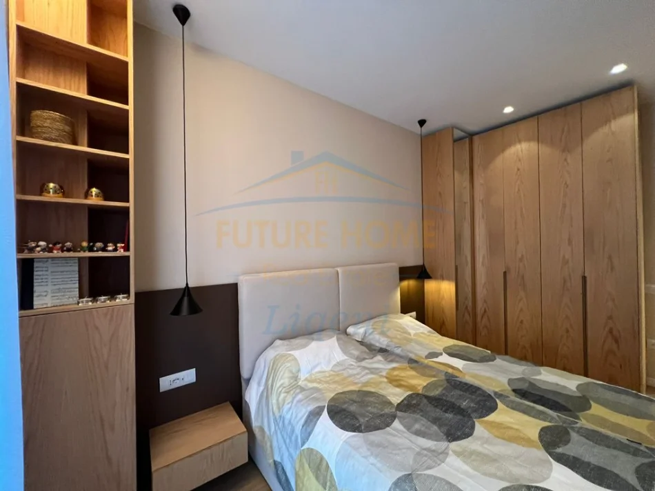 Tirane, jepet me qera apartament 1+1+Ballkon Kati 4, 74 m² 1.200 €