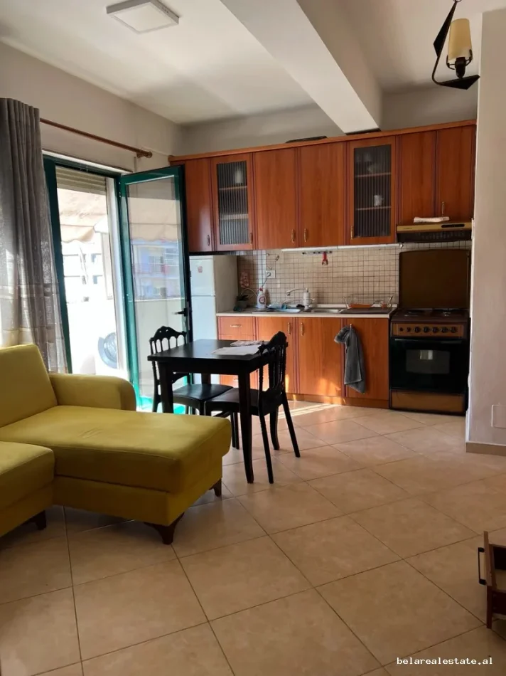 Tirane, jepet me qera apartament 1+1+Ballkon Kati 5, 58 m² 470 € (don bosko)